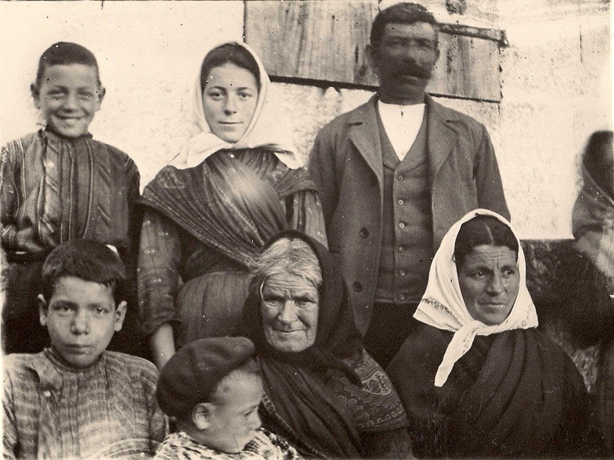 Familia de Josefa Pousada. Malvido 1908.